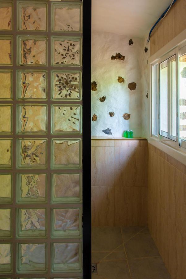 Villa Beautiful Coastal House On A Tranquil Organic Farm Guinea Esterno foto